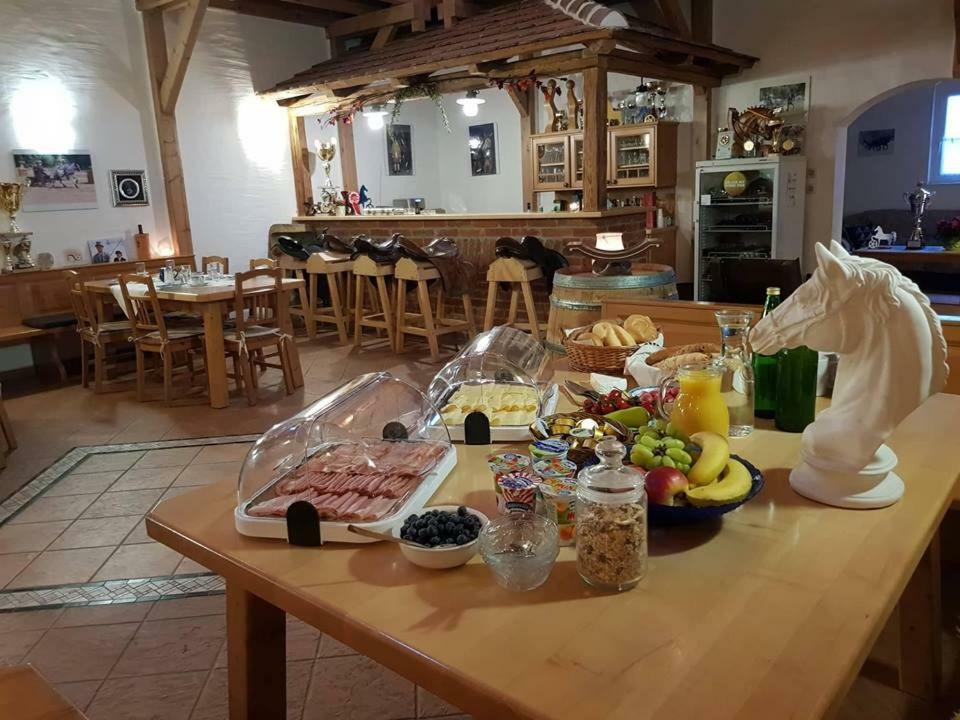 Reiterhof Roessler Villa Poppendorf im Burgenland Bagian luar foto