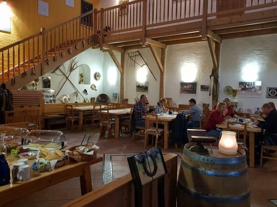 Reiterhof Roessler Villa Poppendorf im Burgenland Bagian luar foto