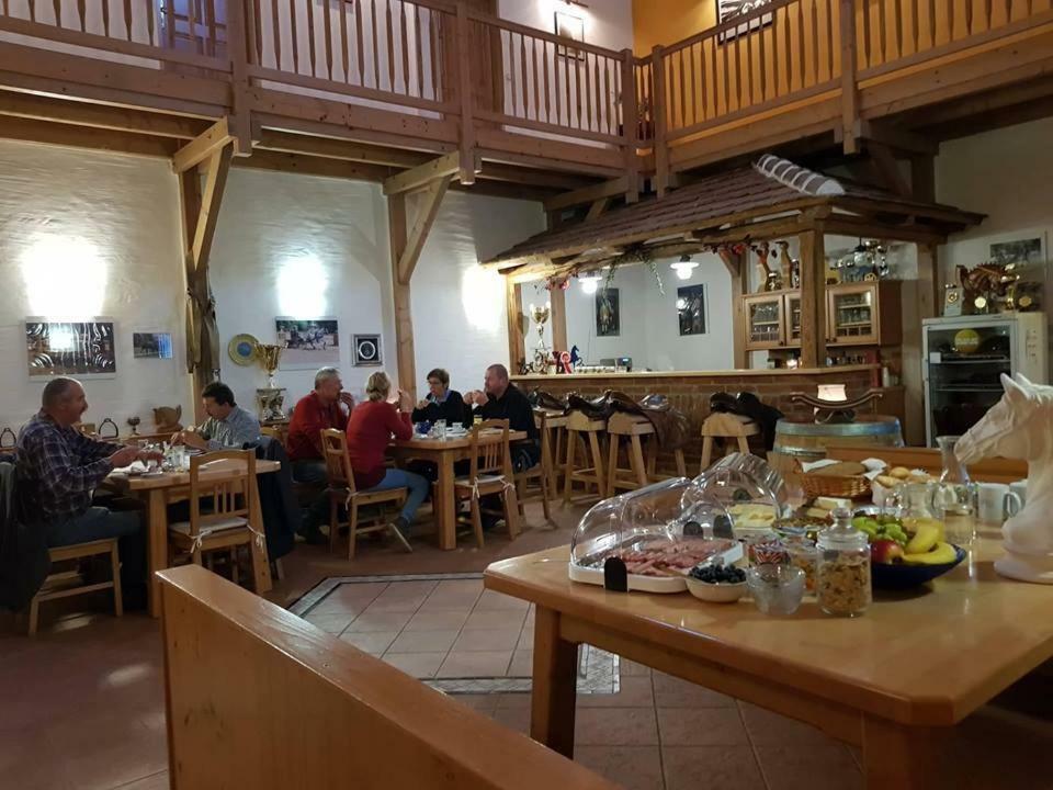 Reiterhof Roessler Villa Poppendorf im Burgenland Bagian luar foto